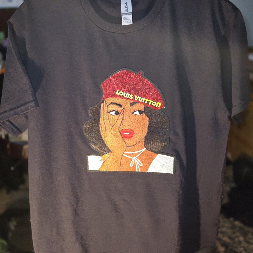 Louis V Black Tee w/Sequin Artistic Graphic